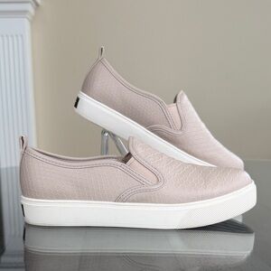 Aldo Jille Model Snake Textured Cream Slip-On Platform Flats Womens Size 6.5